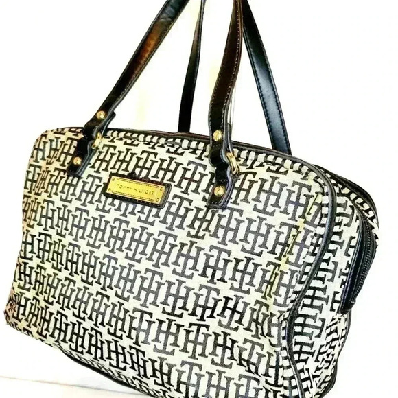 TOMMY HILFIGER SHOULDER BAG - Picture 1 of 8